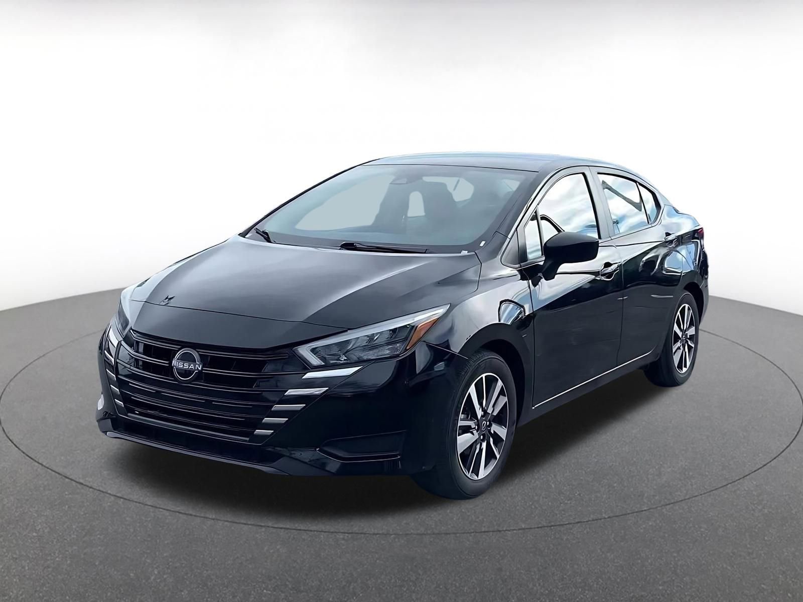 Used 2025 Nissan Versa SV image 7