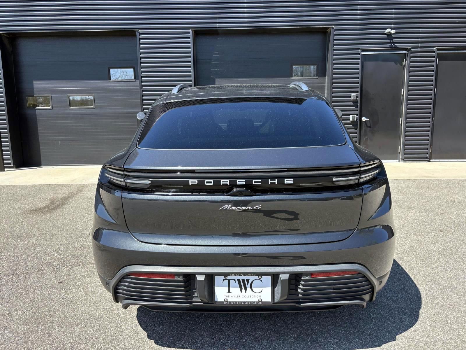 Certified 2025 Porsche Macan 4 Electric AWD/4WD image 9