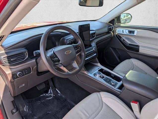 Used 2020 Ford Explorer Platinum w/ Premium Technology Package image 13