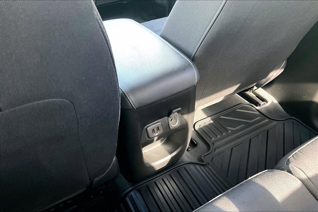Used 2022 Chevrolet Colorado LT RWD image 35