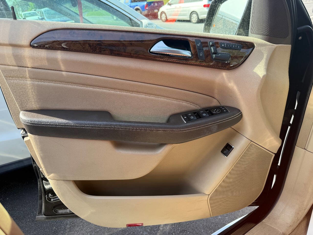 Used 2015 Mercedes-Benz ML 250 BlueTEC 4MATIC image 11