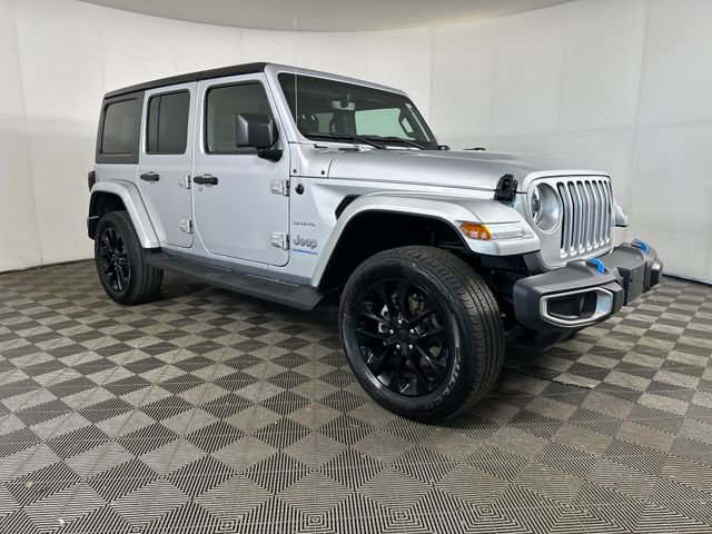 Used 2023 Jeep Wrangler Unlimited Sahara w/ Cold Weather Group AWD/4WD image 2