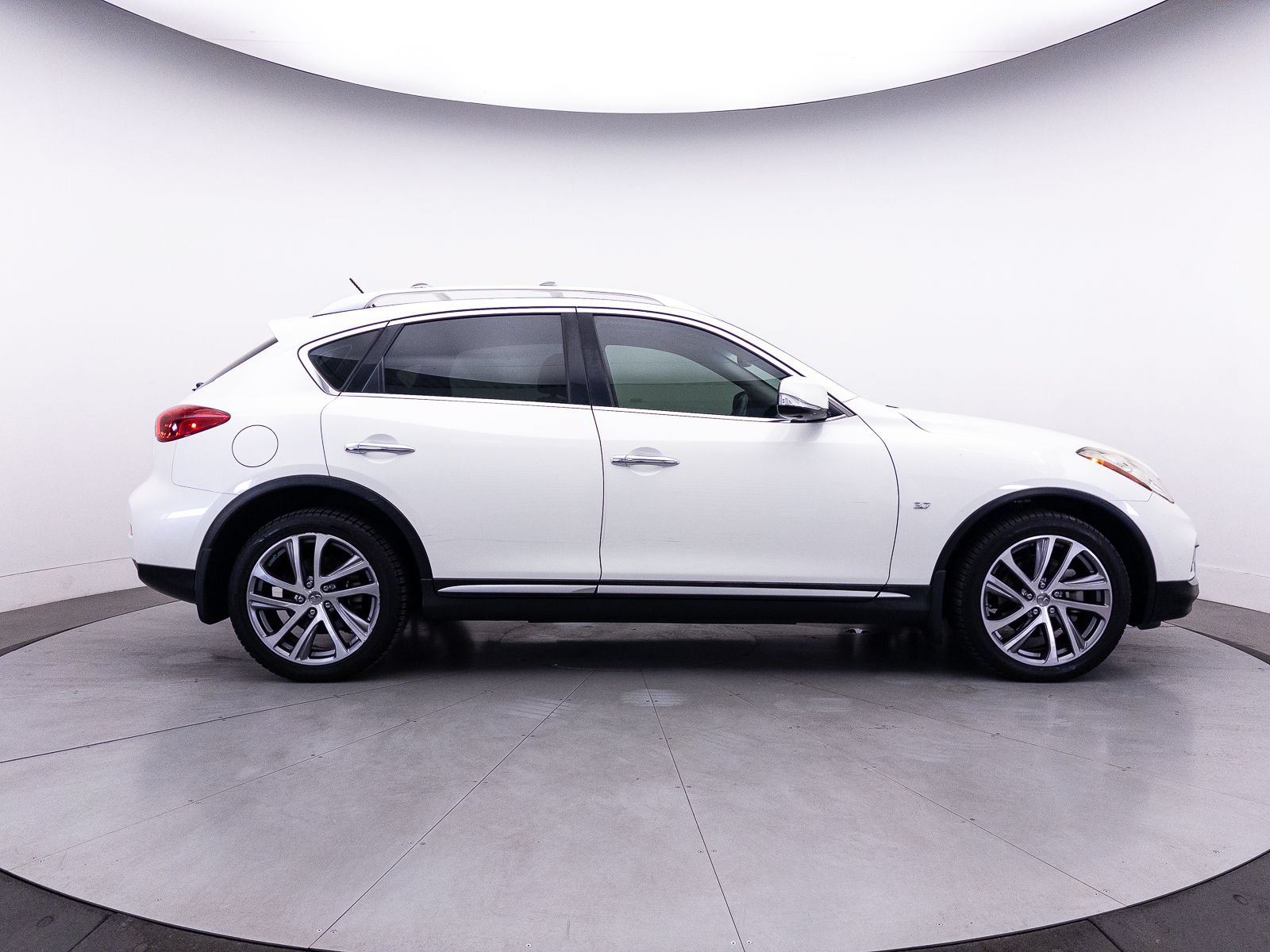 Used 2017 INFINITI QX50 2WD w/ Deluxe Touring Package image 37