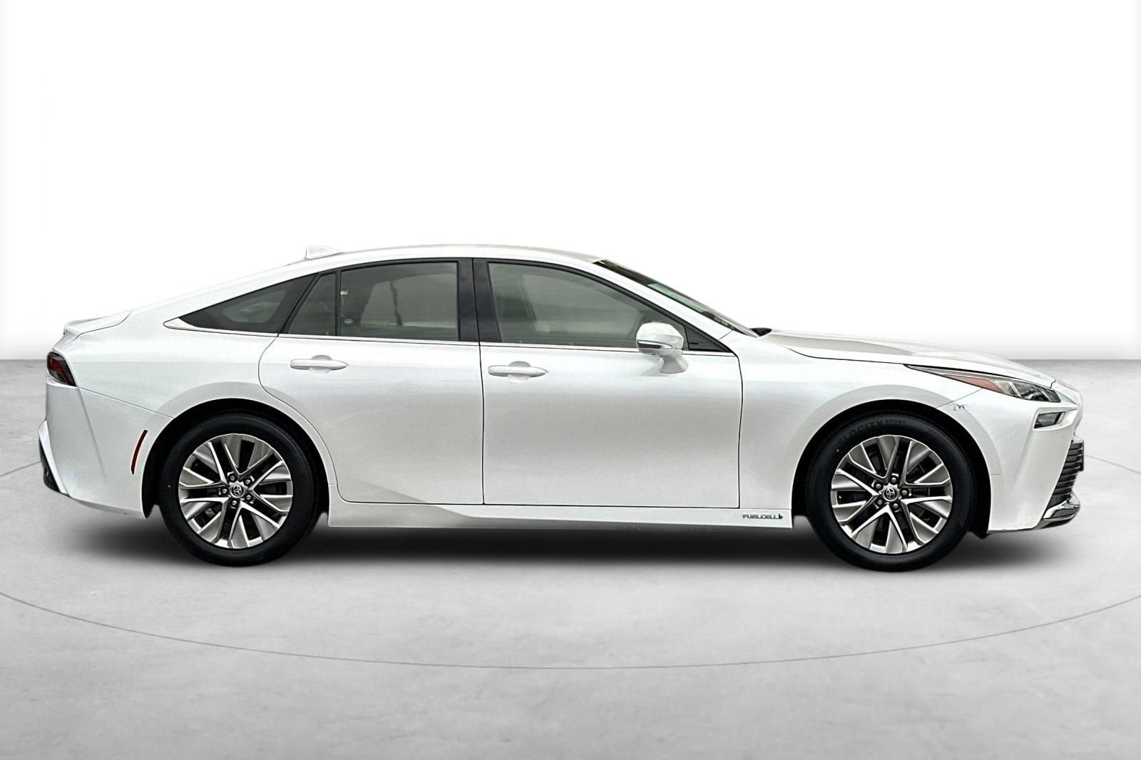 Used 2022 Toyota Mirai XLE image 7