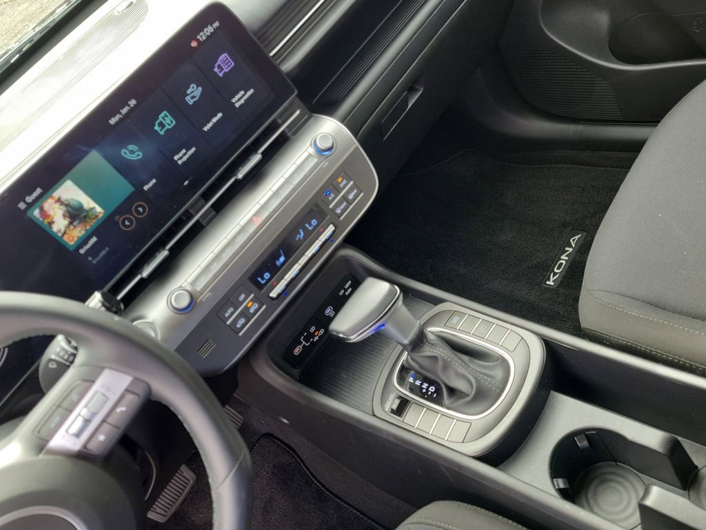 Certified 2025 Hyundai Kona SEL image 35