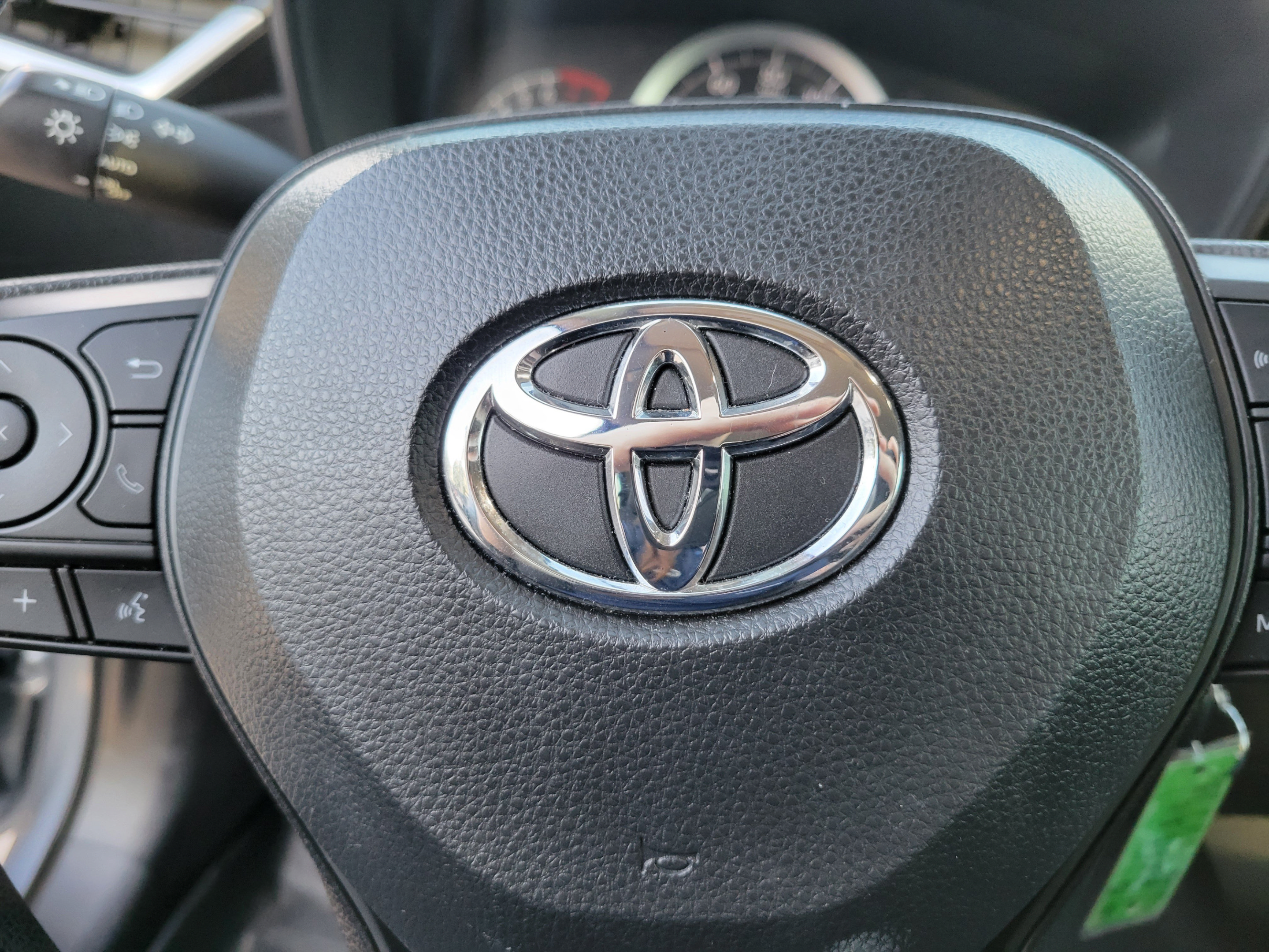 Used 2021 Toyota Corolla LE FWD image 23