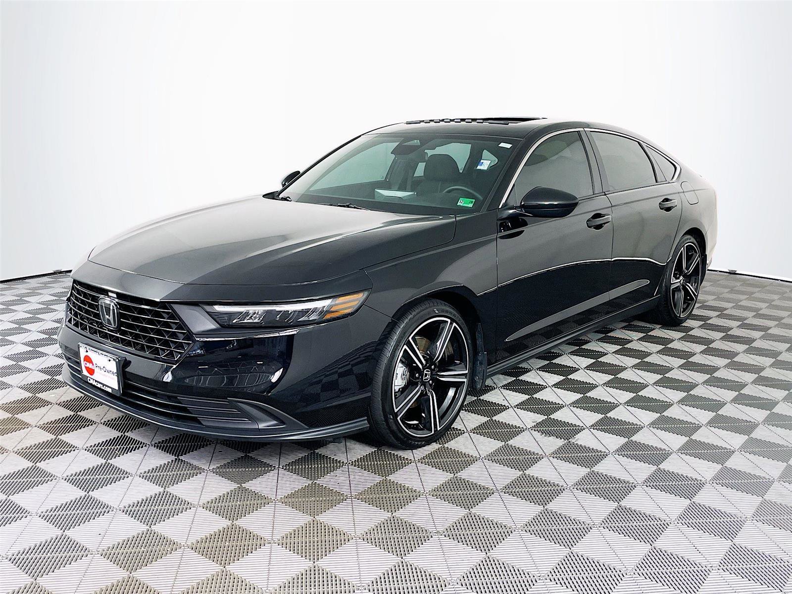 Used 2024 Honda Accord Sport image 3