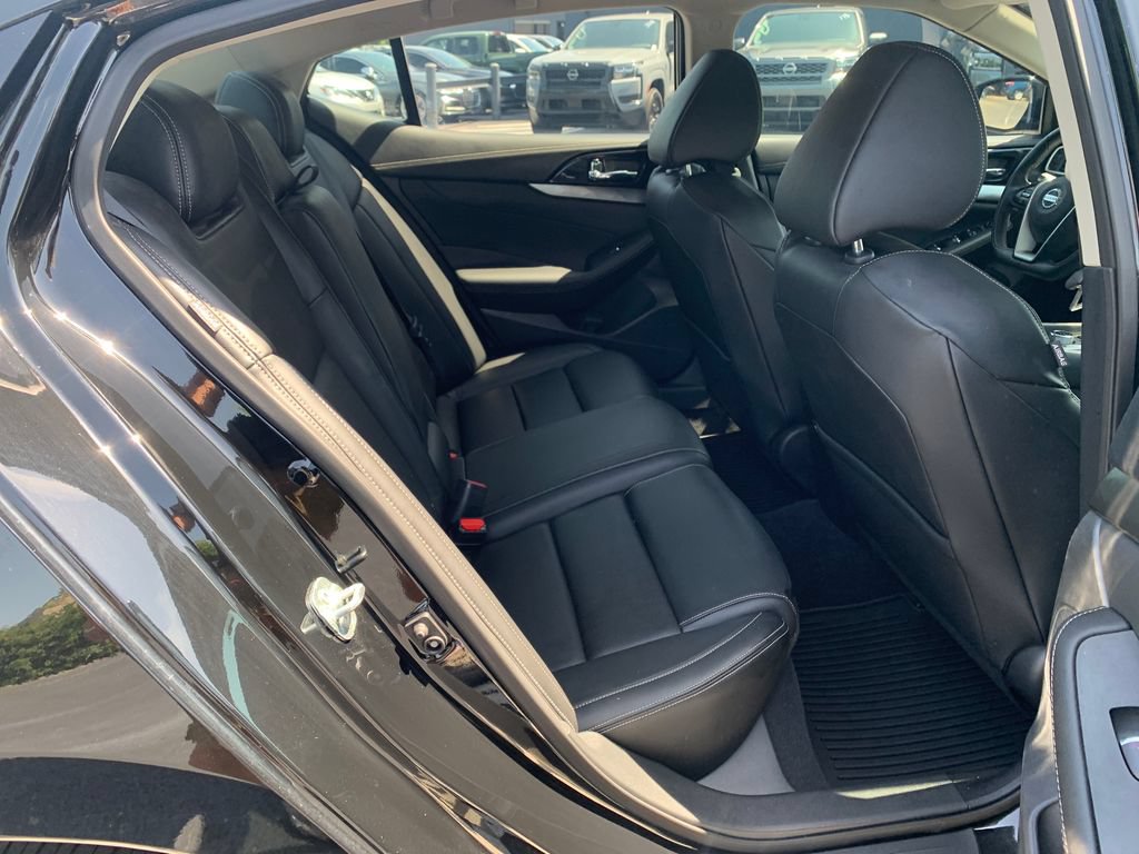 Used 2022 Nissan Maxima SV w/ Floor Mat Group FWD image 29