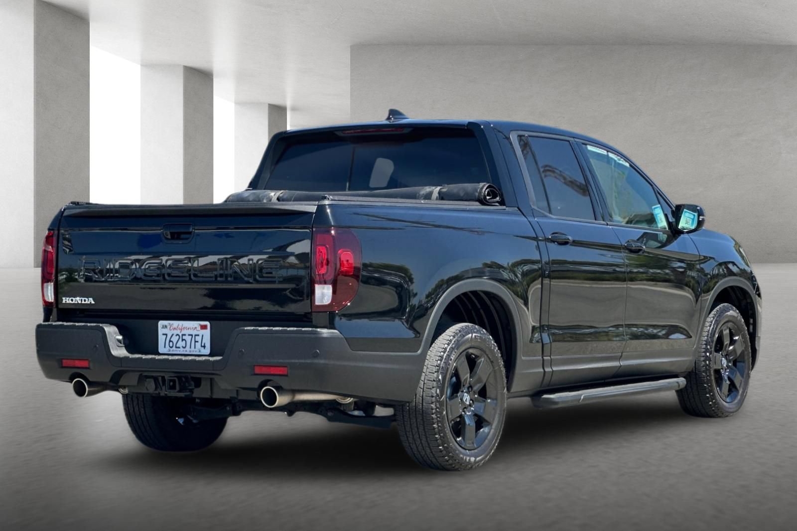Certified 2025 Honda Ridgeline Black Edition image 4