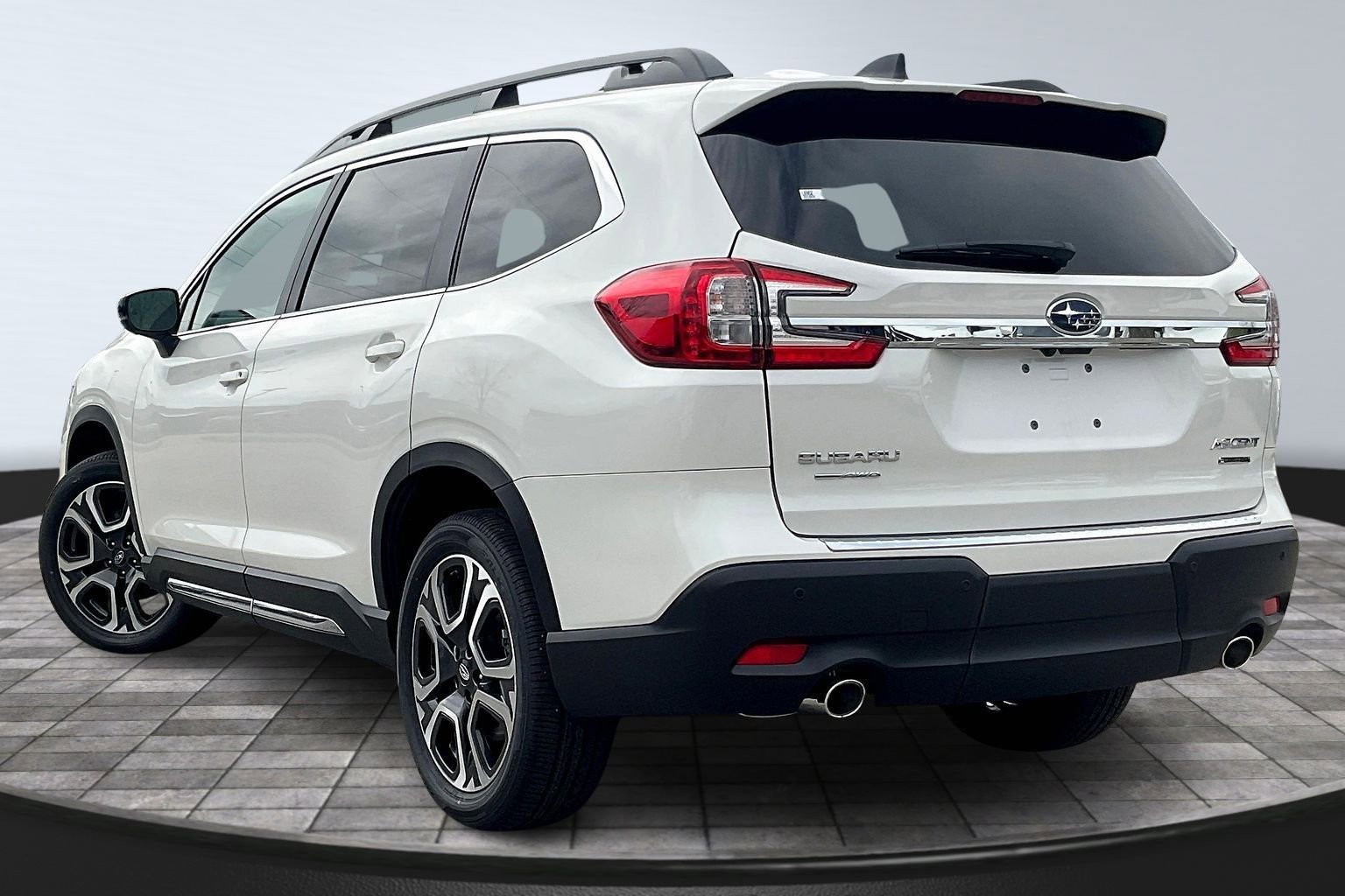 New 2026 Subaru Ascent Limited image 3