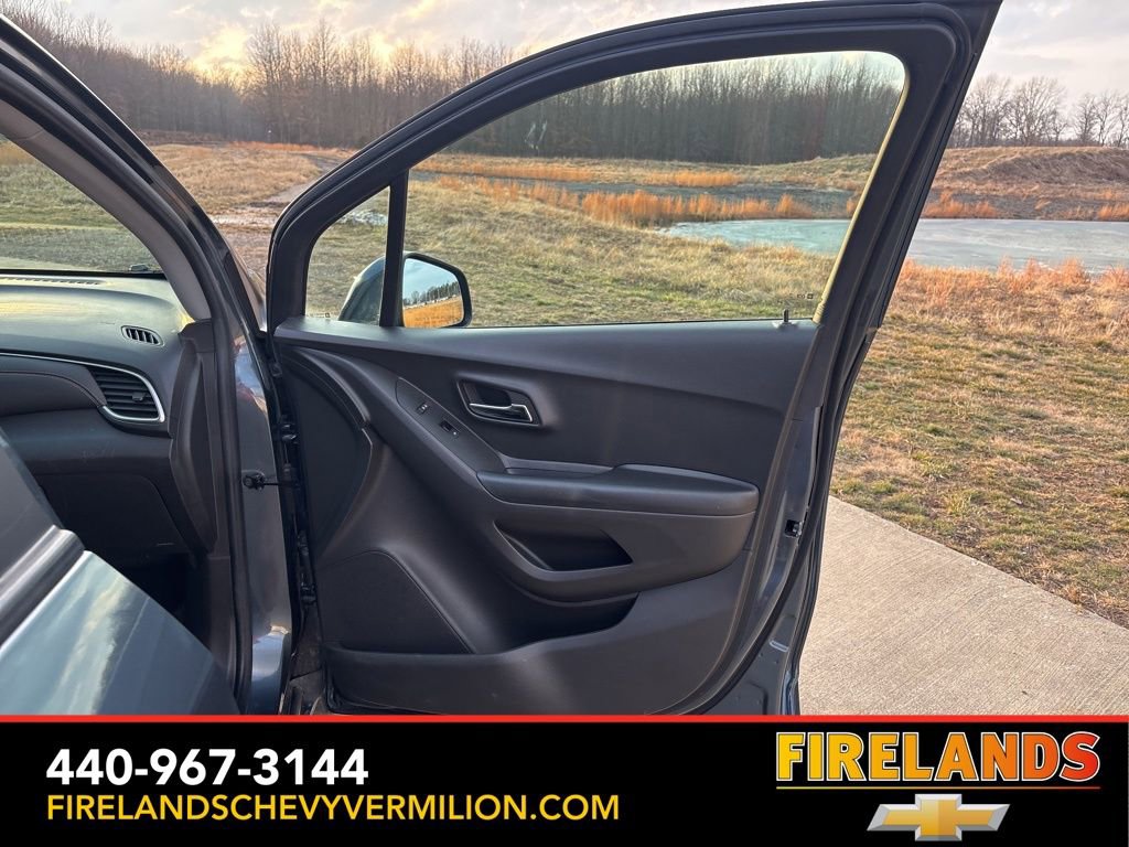 Certified 2022 Chevrolet Trax LT w/ Driver Confidence Package image 24