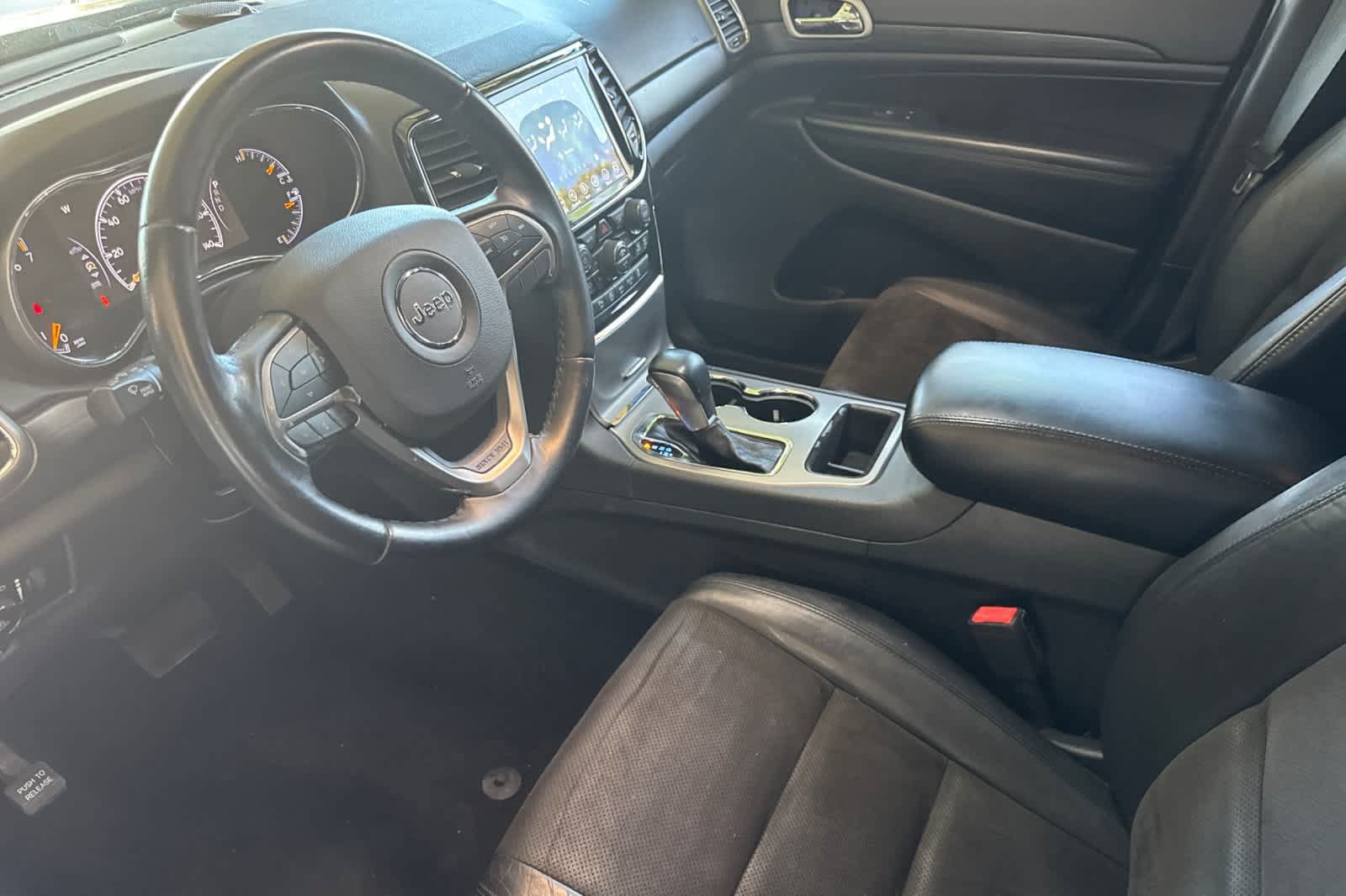 Used 2020 Jeep Grand Cherokee Laredo w/ Laredo X Package RWD image 10