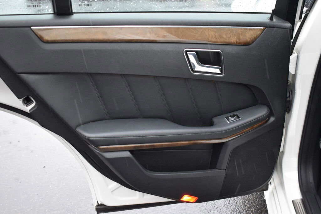 Used 2011 Mercedes-Benz E 350 Sedan image 26