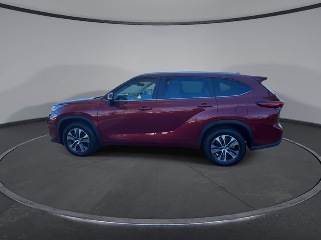 Used 2023 Toyota Highlander XLE image 8