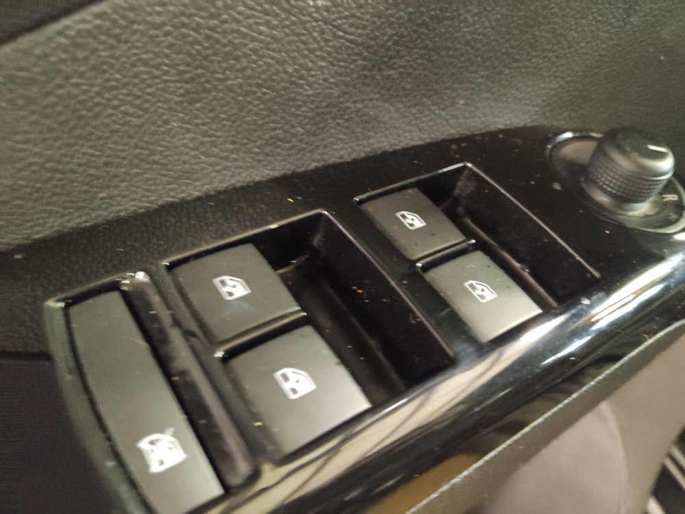 Used 2020 Chevrolet Sonic LT FWD image 27