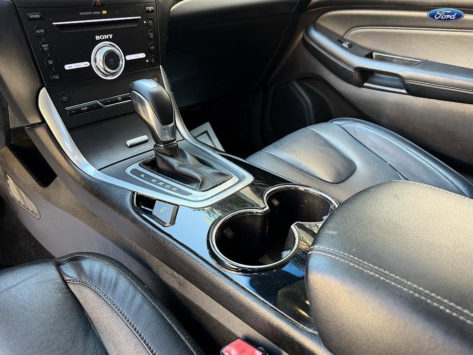 Used 2017 Ford Edge Titanium FWD image 18