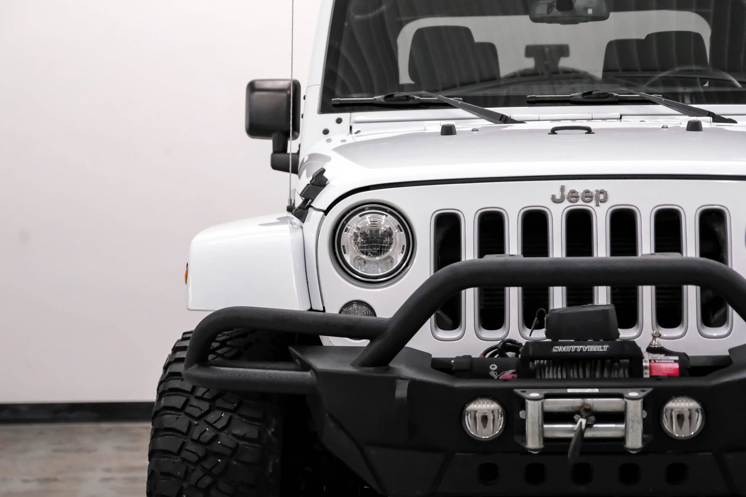 Used 2018 Jeep Wrangler Sahara w/ Connectivity Group AWD/4WD image 38