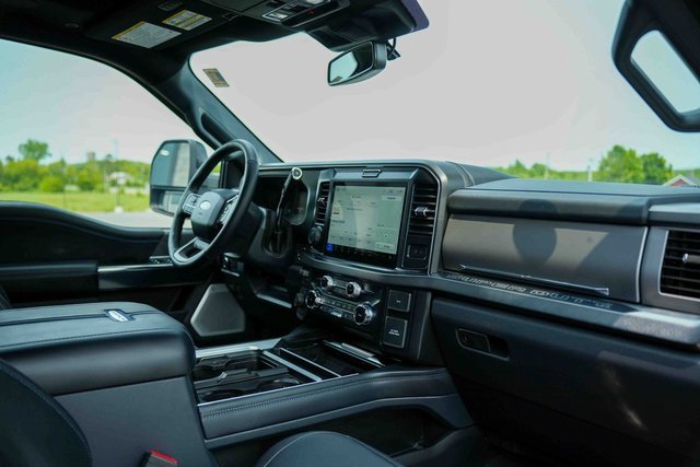 Used 2025 Ford F450 Platinum image 13