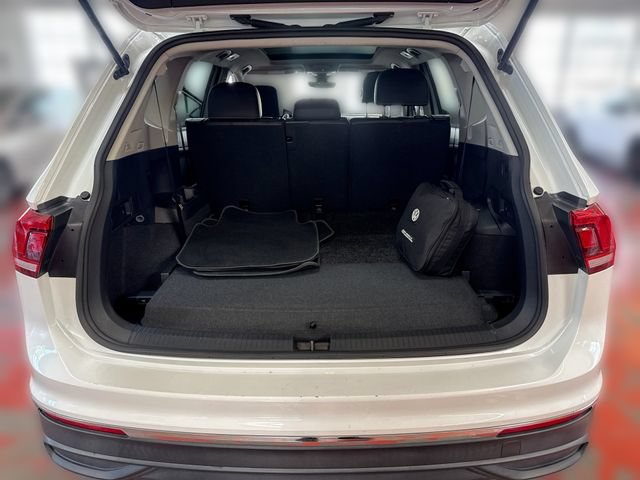Certified 2023 Volkswagen Tiguan SE w/ Panoramic Sunroof Package FWD image 22