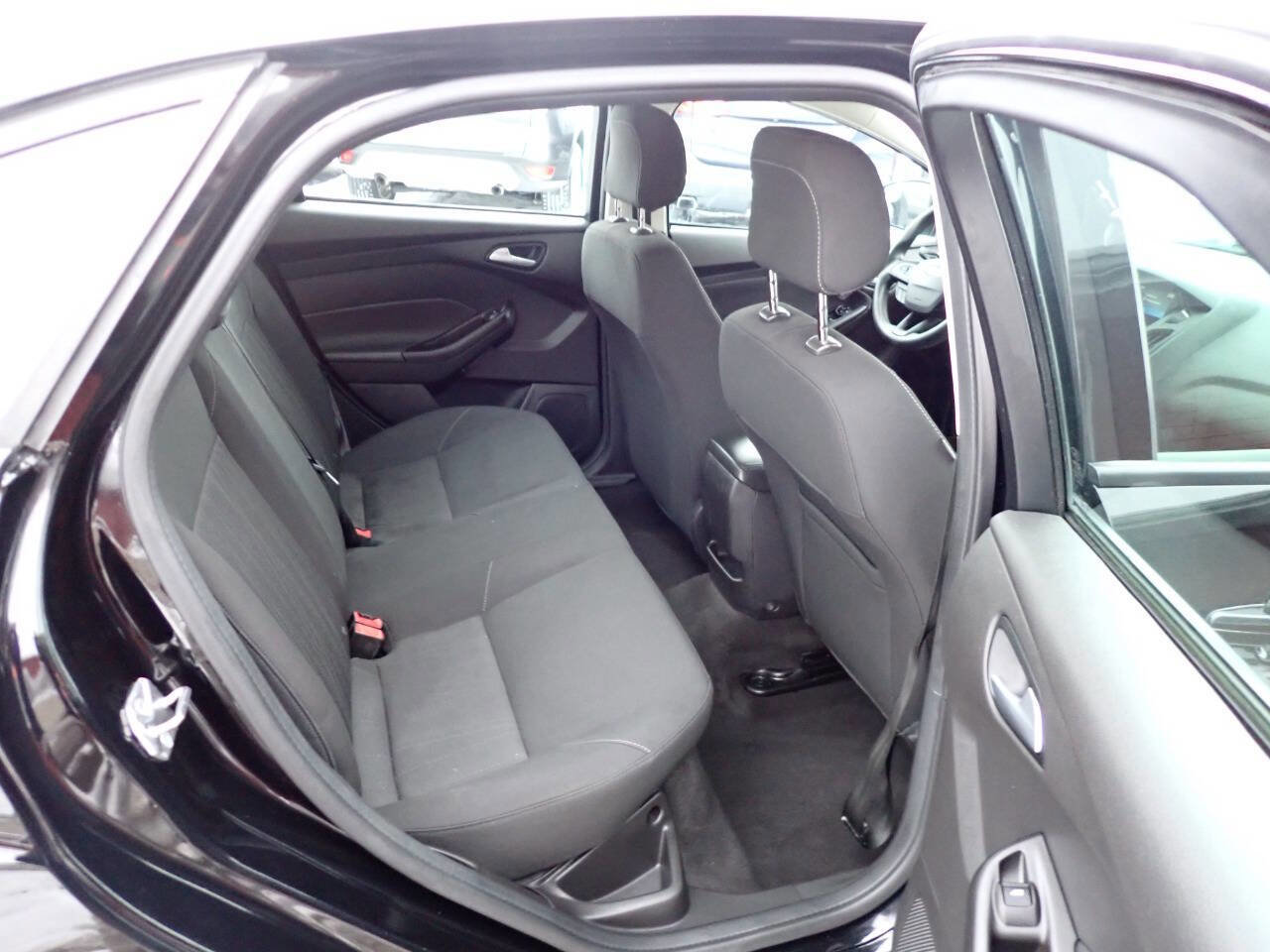 Used 2018 Ford Focus SE image 10