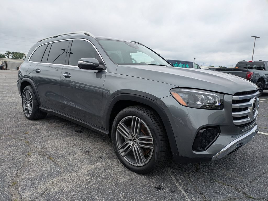 Used 2025 Mercedes-Benz GLS 450 4MATIC image 2