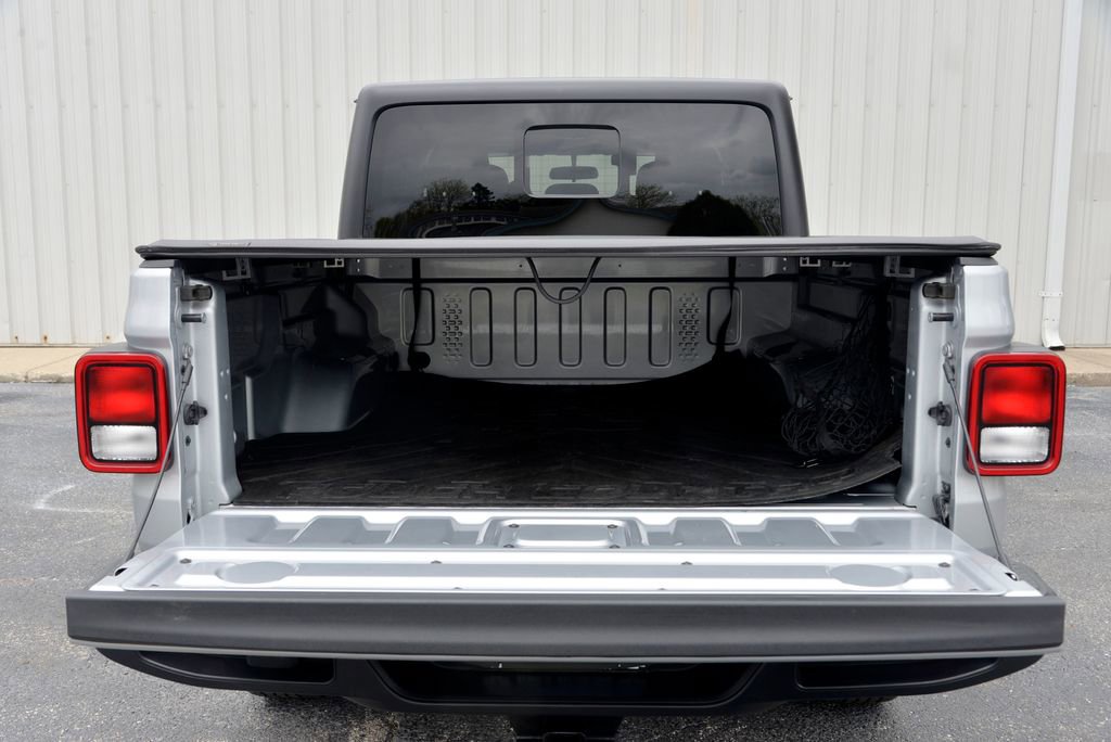 Used 2022 Jeep Gladiator Sport AWD/4WD image 29