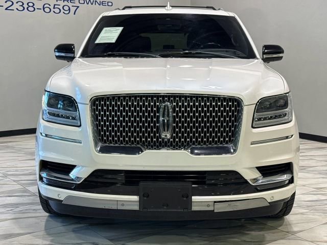 Used 2018 Lincoln Navigator Select w/ Technology Package RWD image 3