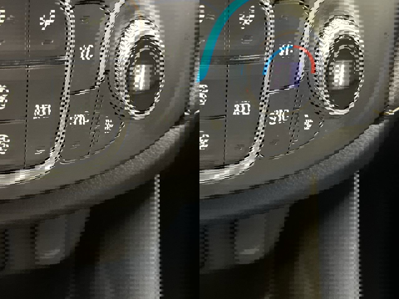 Certified 2023 Chevrolet Traverse LT w/ LT Premium Package image 25