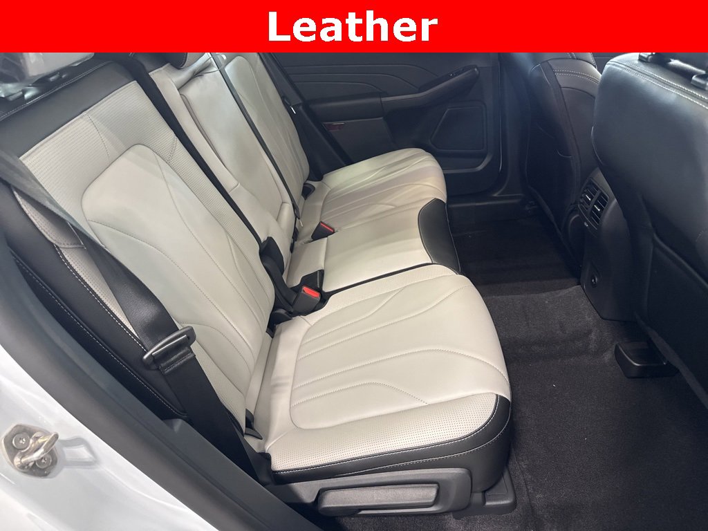 New 2025 Ford Escape SE w/ PHEV Premium Package image 5