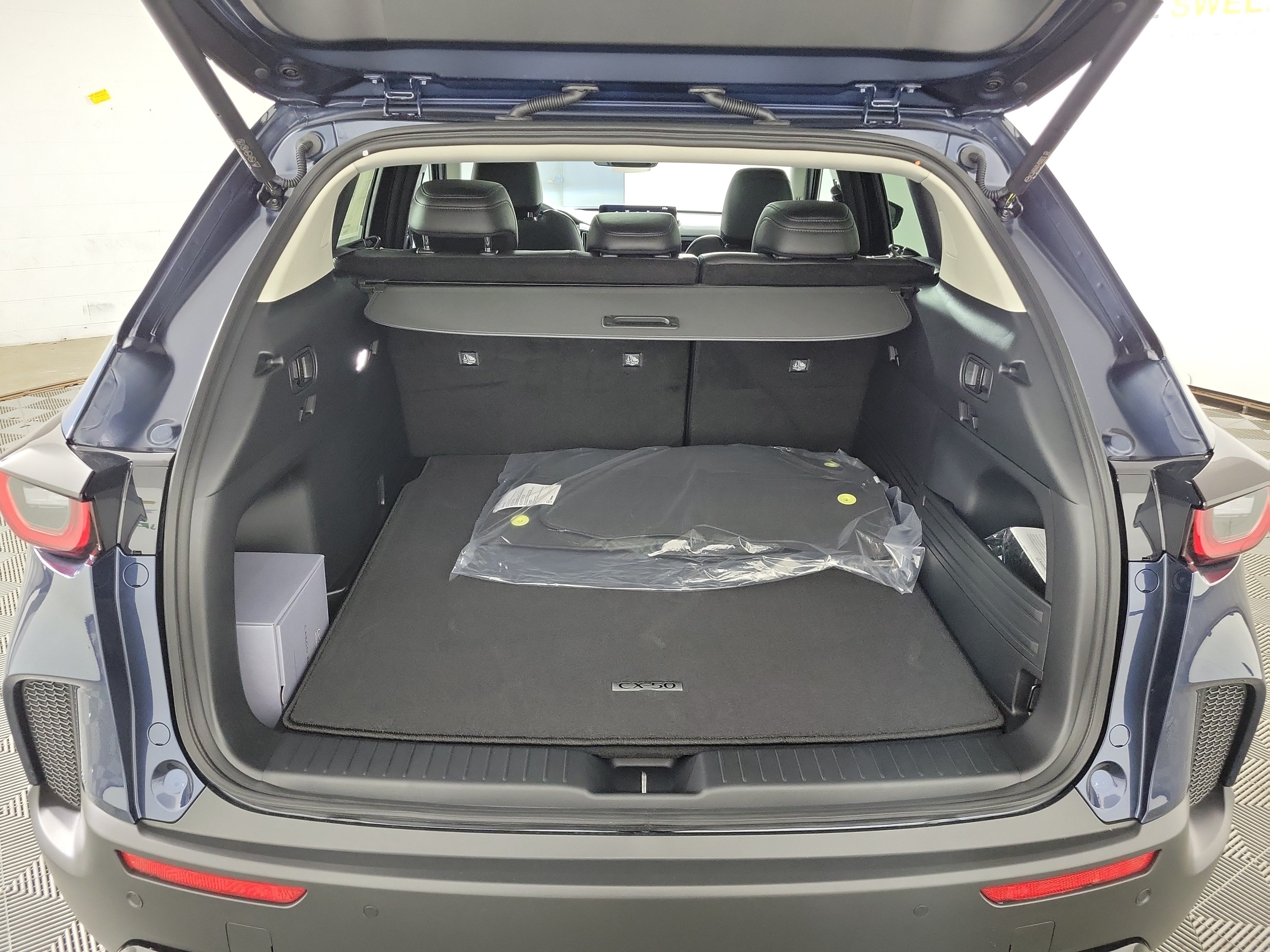 New 2026 MAZDA CX-50 AWD 2.5 Hybrid w/ Cargo Package image 27