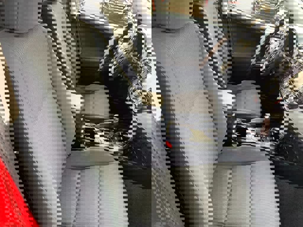 Used 2016 Toyota RAV4 LE image 13