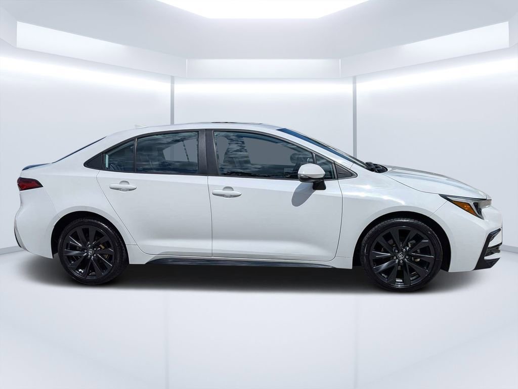 Used 2024 Toyota Corolla XSE FWD image 2