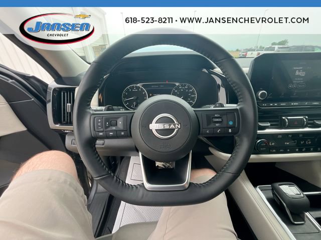Used 2024 Nissan Pathfinder SV FWD image 12