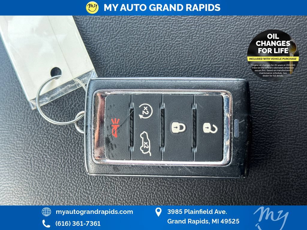 Used 2023 Jeep Grand Cherokee L Limited w/ Luxury Tech Group II AWD/4WD image 35