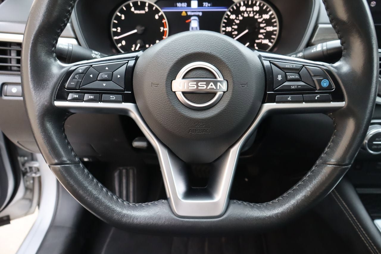 Used 2023 Nissan Altima 2.5 SL FWD image 12