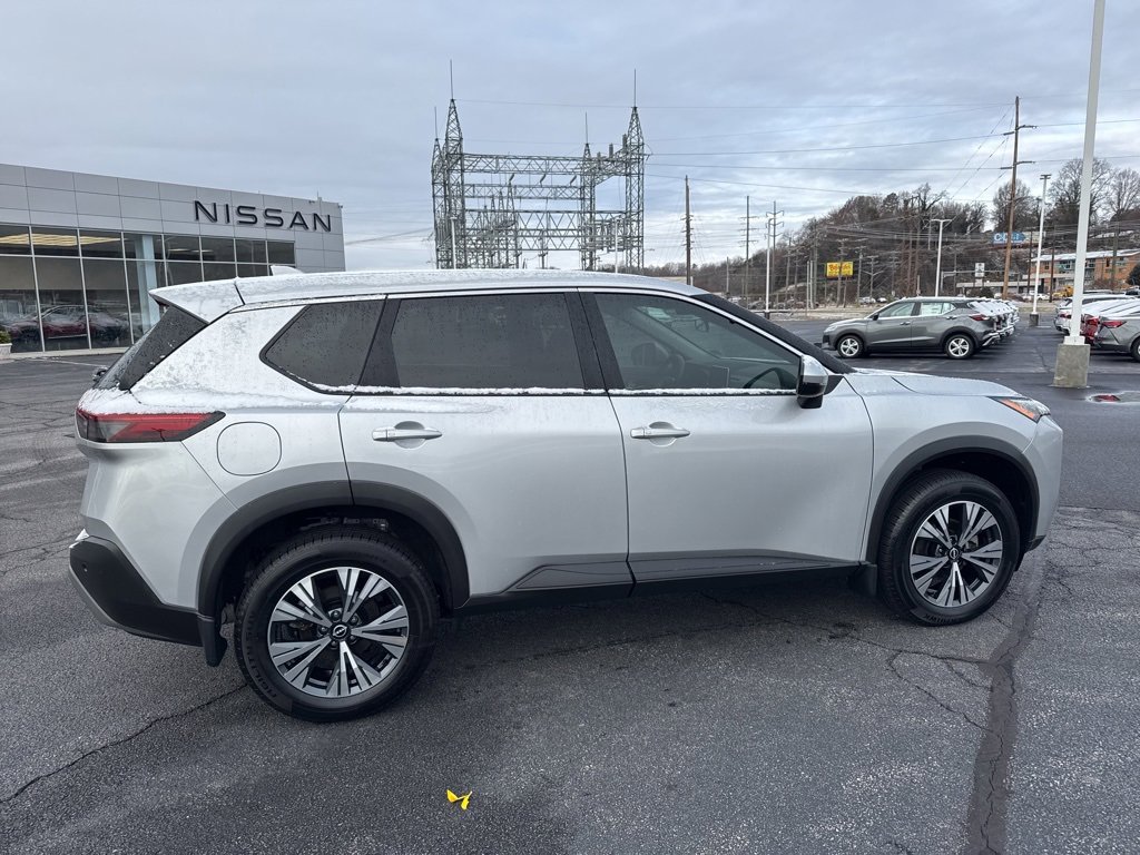 Used 2022 Nissan Rogue SV image 9