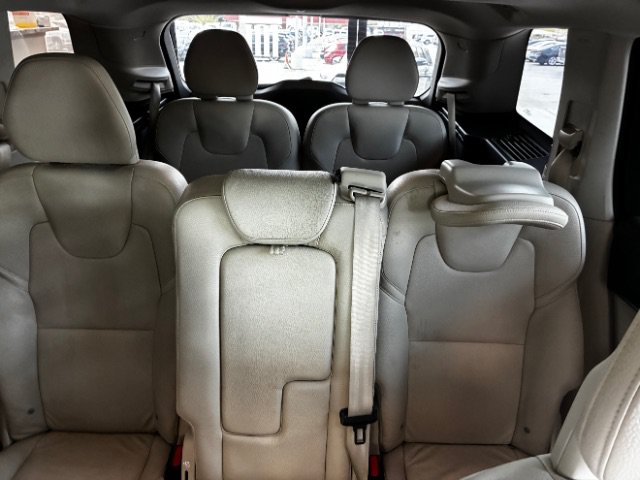 Used 2020 Volvo XC90 T5 Momentum w/ Protection Package Premier FWD image 30