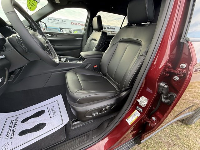 New 2025 Jeep Grand Cherokee L Limited image 9