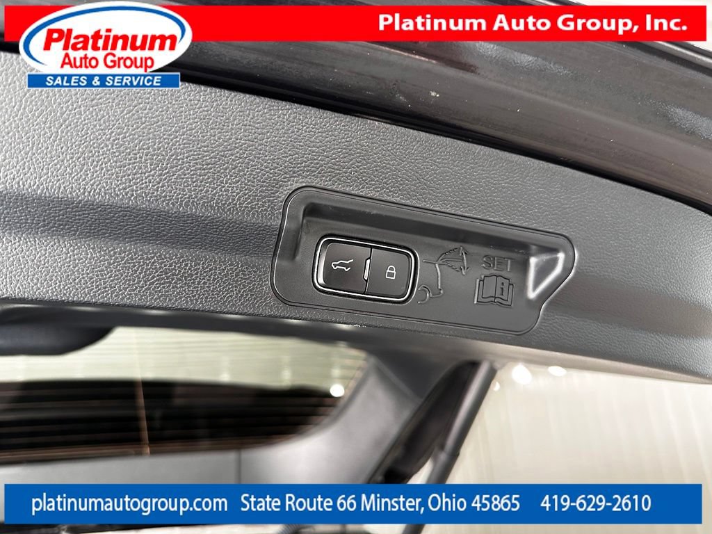 Used 2021 Ford Explorer Platinum w/ Equipment Group 601A AWD/4WD image 43
