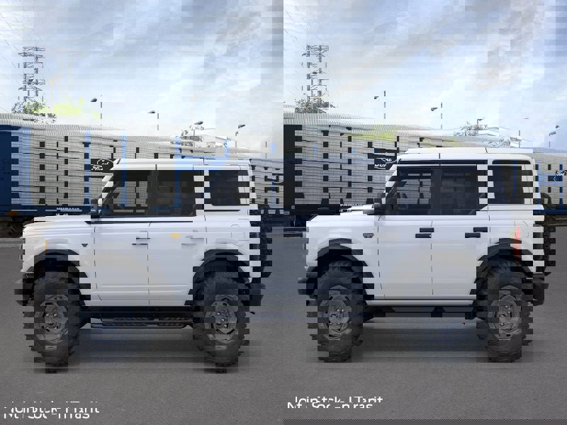 New 2025 Ford Bronco Badlands image 3