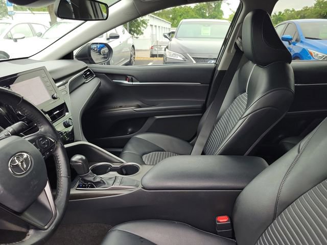 Used 2023 Toyota Camry SE FWD image 11