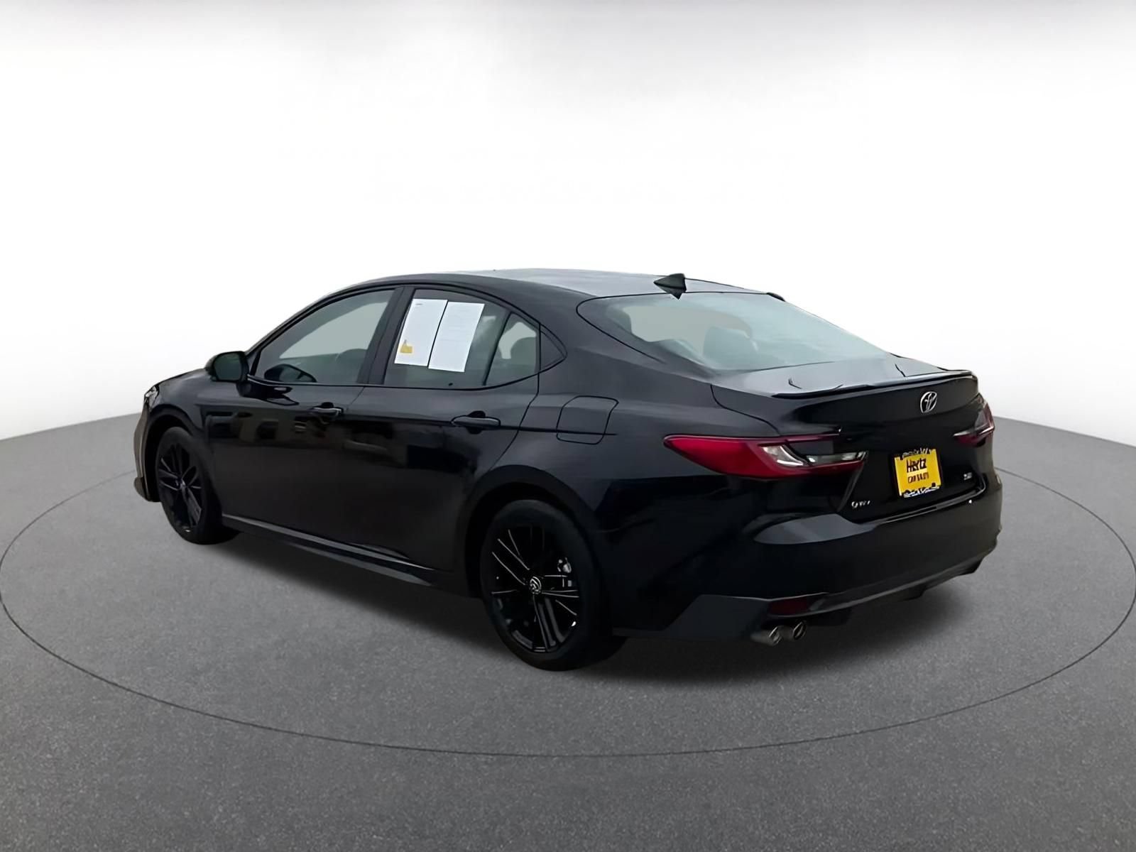 Used 2026 Toyota Camry SE FWD image 9