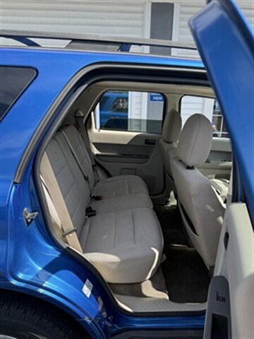 Used 2011 Ford Escape XLT w/ 202A Rapid Spec Order Code FWD image 22