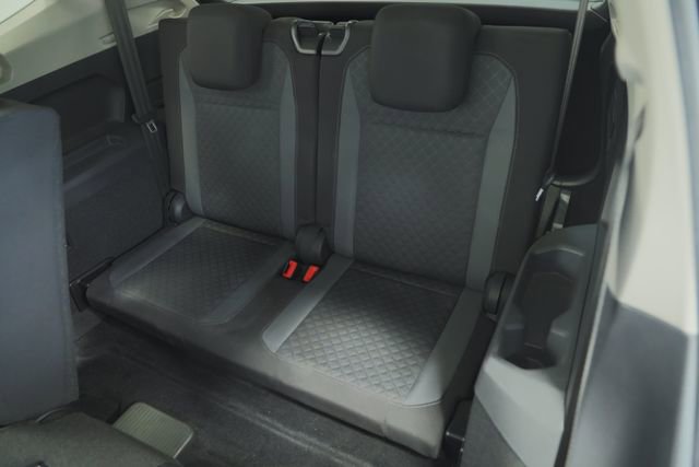 Used 2019 Volkswagen Tiguan S image 32