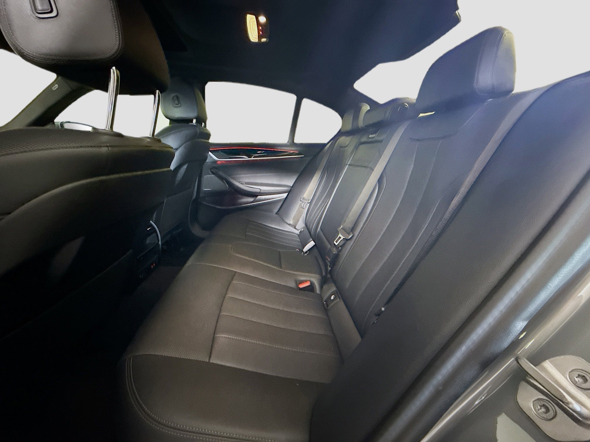 Used 2023 BMW 530i w/ Premium Package RWD image 25