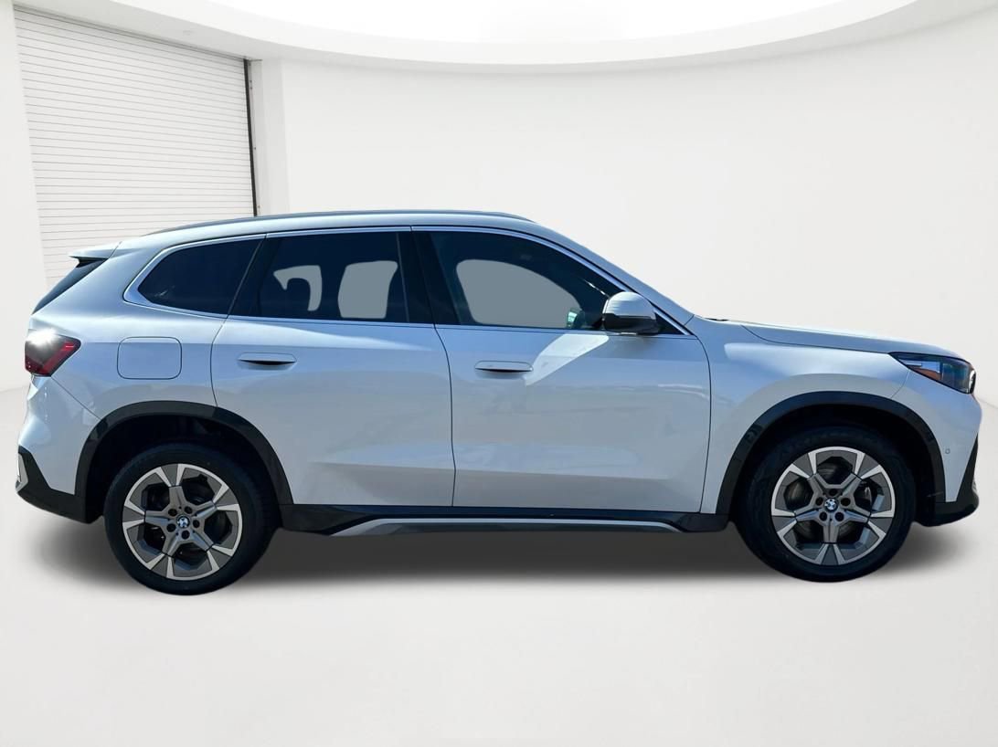 Used 2025 BMW X1 xDrive28i image 4