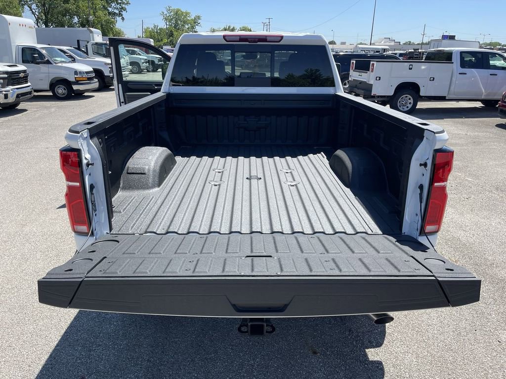 New 2026 Chevrolet Silverado 2500 ZR2 w/ LPO, Dark Essentials Package AWD/4WD image 23