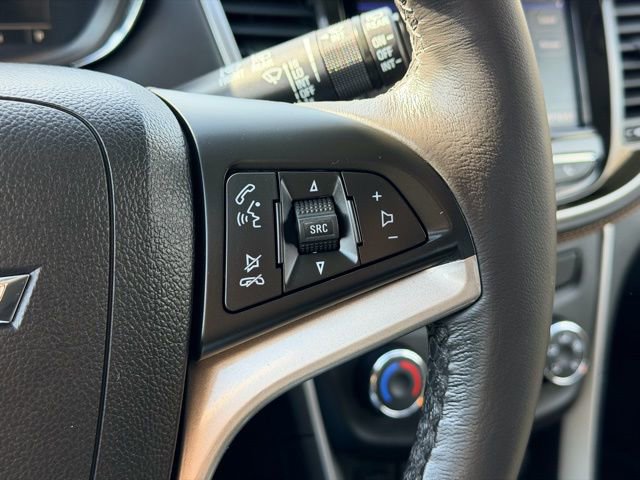 Certified 2022 Chevrolet Trax LT w/ Driver Confidence Package image 11