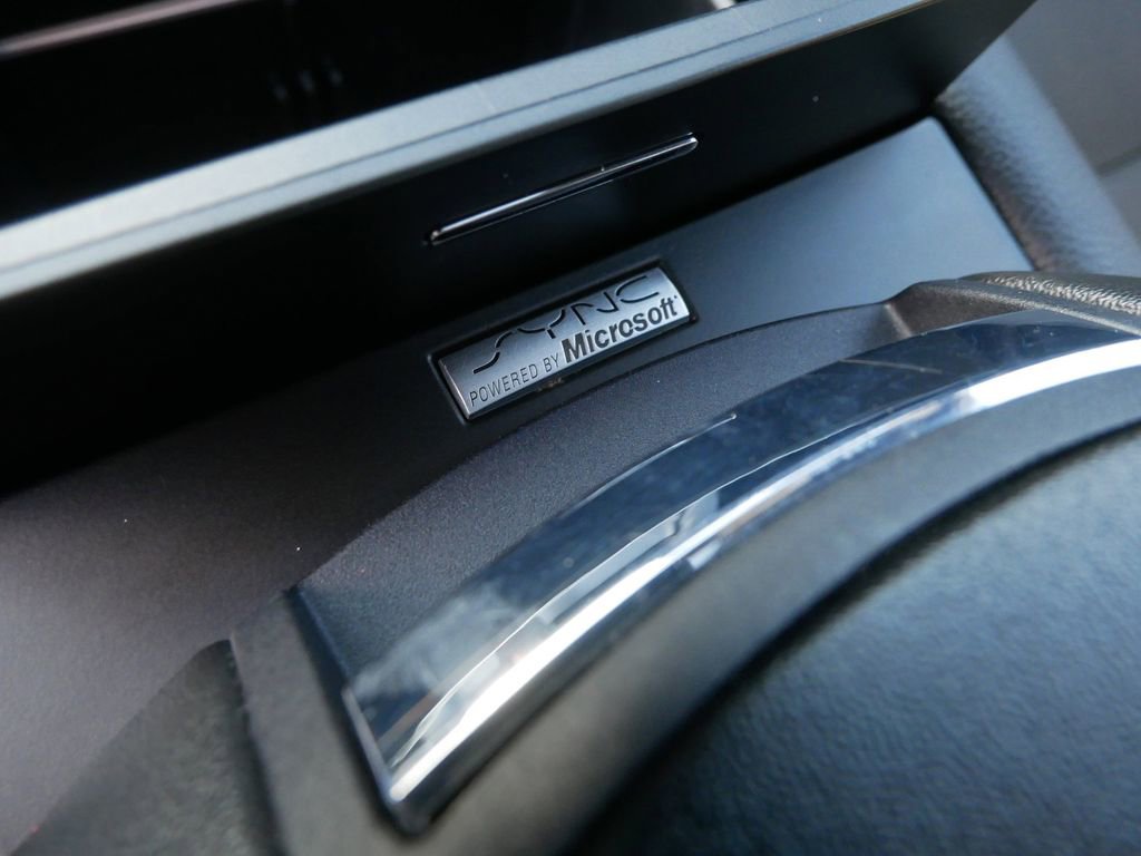 Used 2015 Ford Taurus Limited image 25