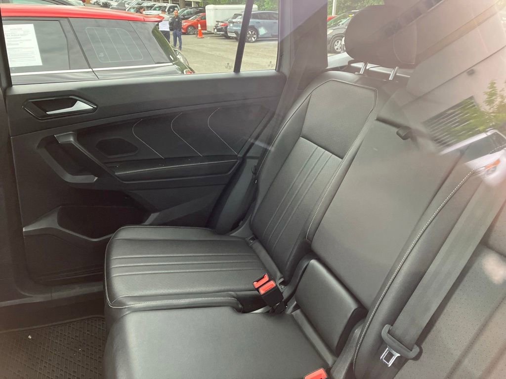 Used 2022 Volkswagen Tiguan SE R-Line AWD/4WD image 7